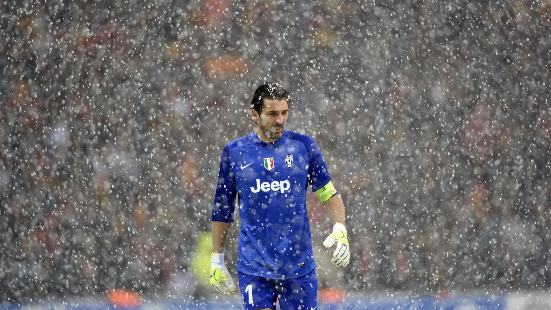 曼城未来防线核心锁定！官方宣布与里科-刘易斯续约至2030年